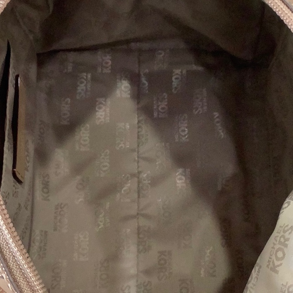 NEW Michael Kors
Grayson Medium Mirror Metallic - Rose Gold Leather Satchel - Picture 15 of 15